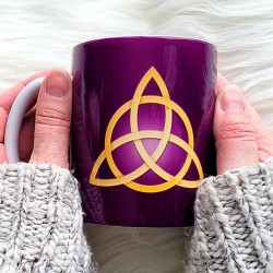 Tasse Triquetra lila