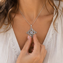 Pendentif noeud de sorcière zircon améthyste
