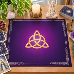 Satin tarot cloth 60x60 cm – Triquetra