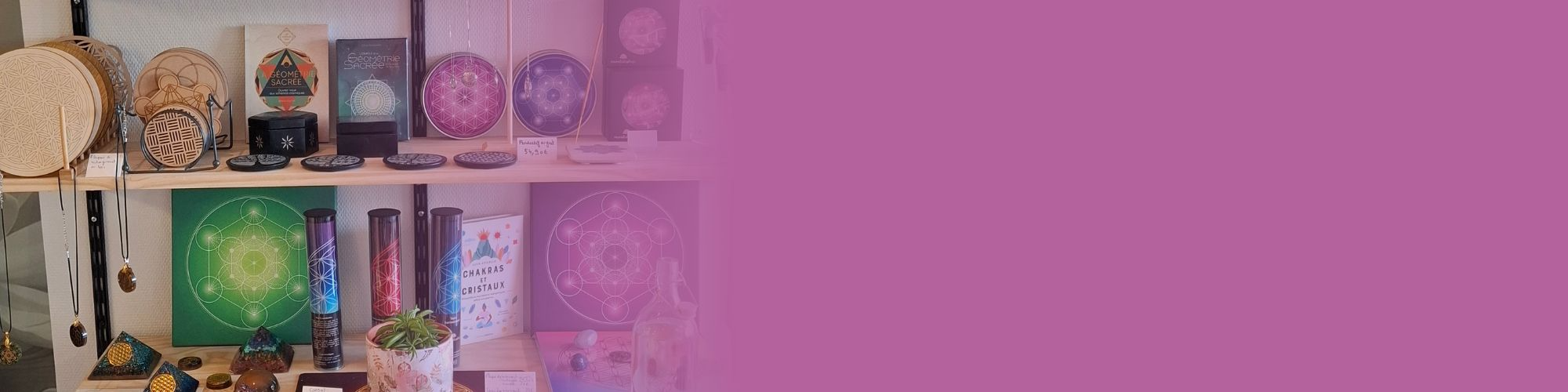 Produits Mandalashop présentés dans une boutique partenaire