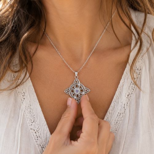 Bijoux inspirés des symboles sacrés et de la géométrie sacrée