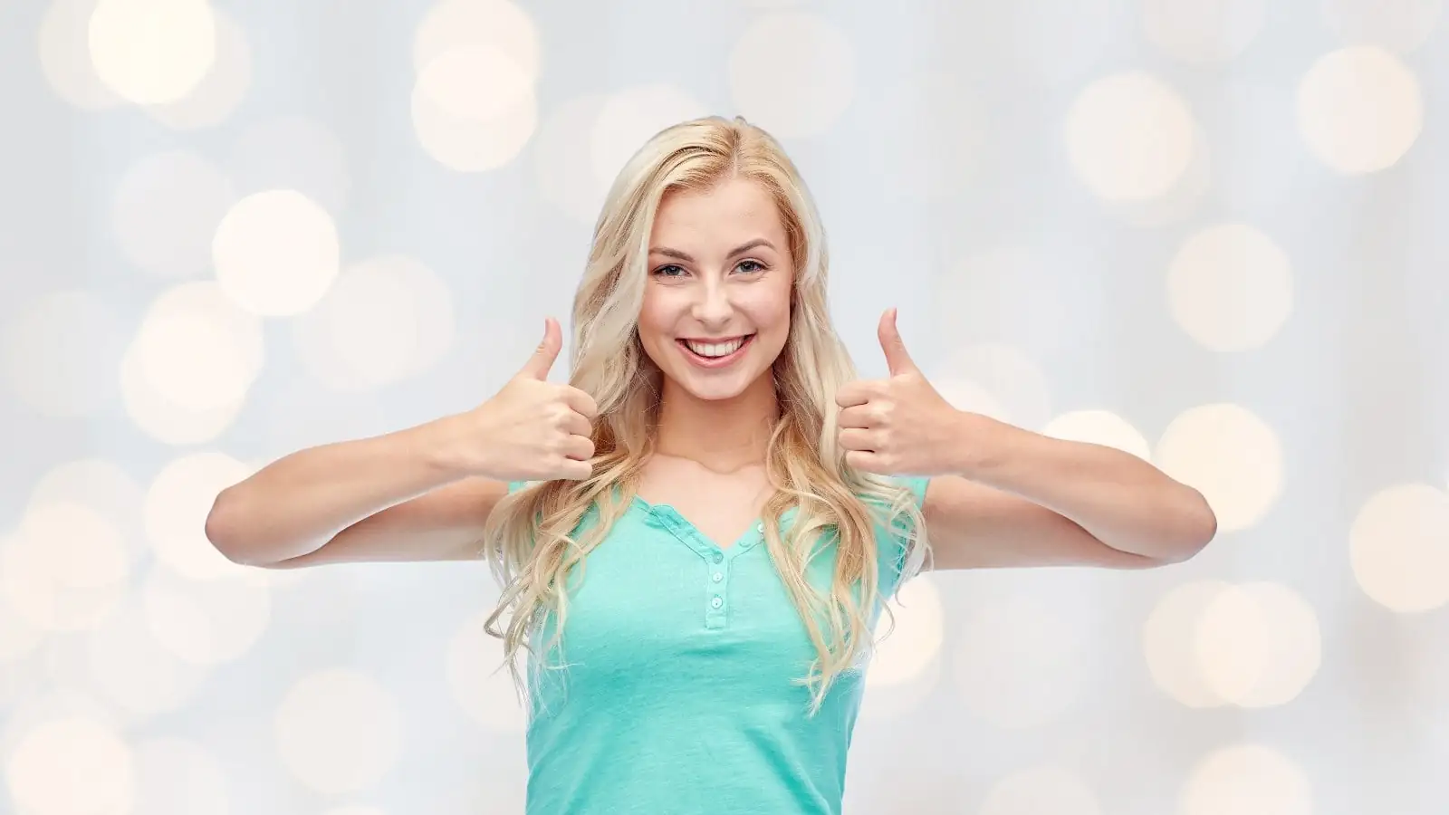 Jeune femme pleine d’énergie, symbole d’un taux vibratoire élevé