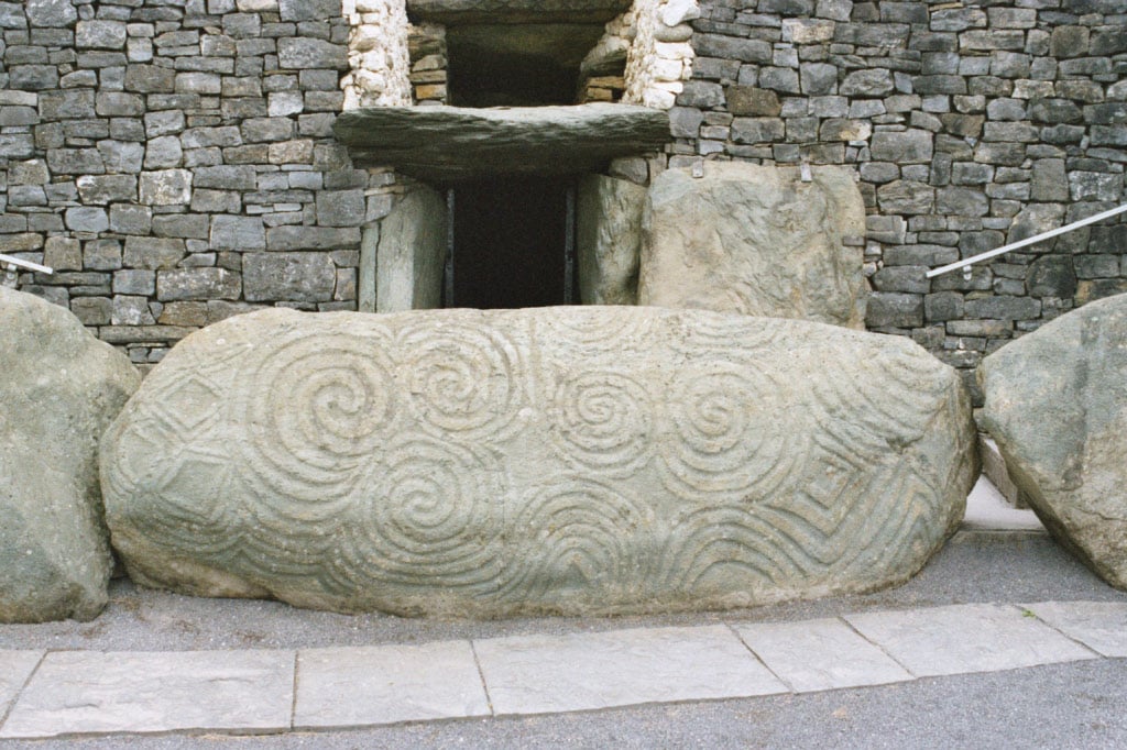 Triskel-Newgrange-Ireland.jpg